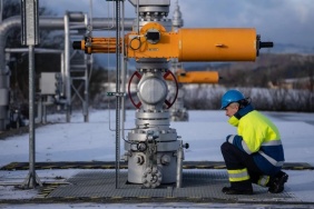 AB dogalgaz depolarinda kis oncesi kritik esik hakkında haber görseli