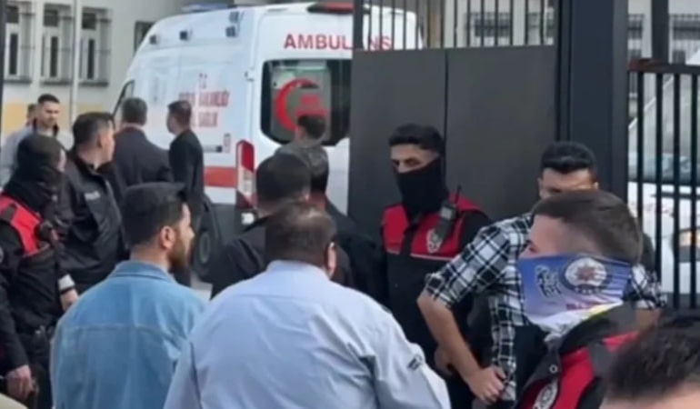 Esenyurt lisesinde bıçaklı kavga ihbarı paniği