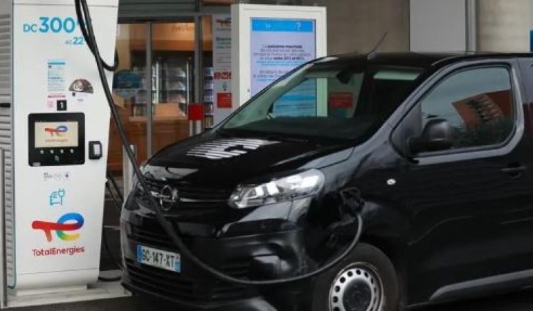 Fransa dizel fiyatını 1 Kasım’da litre başına düşürüyor