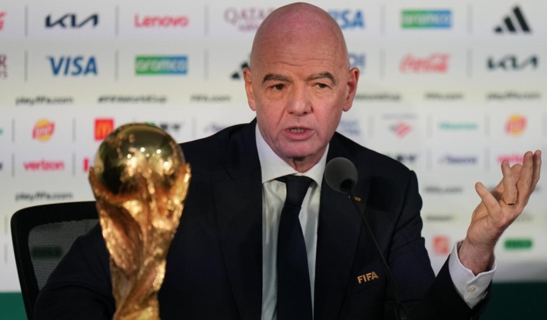 Infantino, Dünya Kupası yatırımı önerisi için özür diledi