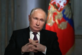 Putin İrana cozum için her turlu yardima haziriz hakkında haber görseli