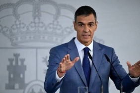 Sanchez Ispanyada konut kararlarini meclis olmadan yururluge aldi hakkında haber görseli