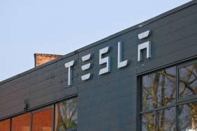 Tesla-Avrupada-Full-Self-Driving-adini-yeniledi-featured