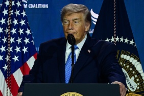 Trump Rusyadaki salgin suphesini Putinle gorusecek hakkında haber görseli