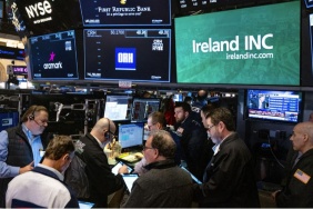 Wall-Street-bilancolarla-zirveye-yaklasirken-petrol-geriledi-featured